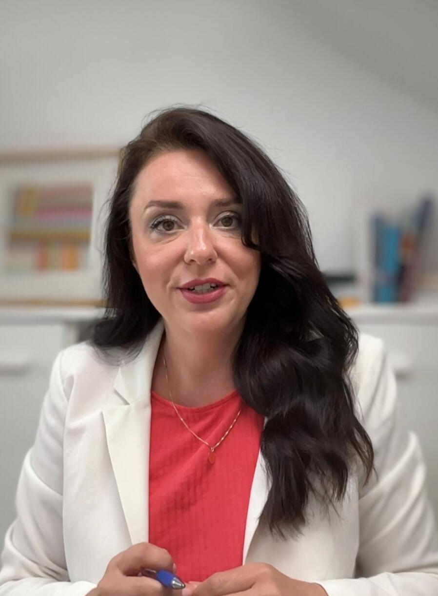 Dr Liana Marcu English Mindset dr-liana-marcu-english-mindset